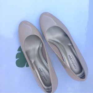 COMFORT PLUS BY PREDICTIONS BEIGE CREAM NUDE 2" HEEL SIZE 7.5